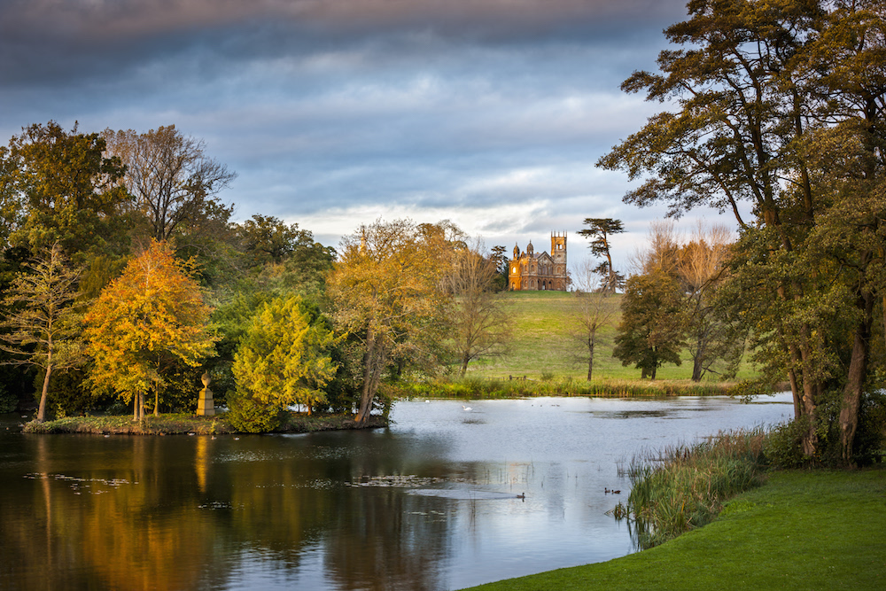 The Octagon Lake and Gothic Temple © National Trust Images